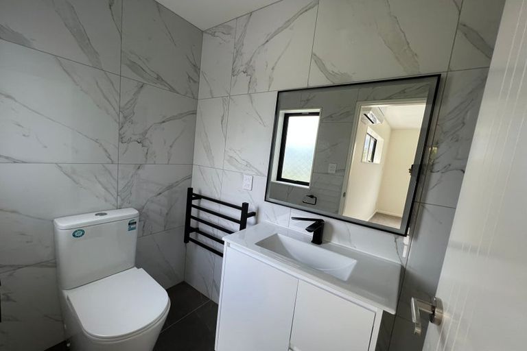 Photo of property in 84b Mountain Road, Mangere Bridge, Auckland, 2022