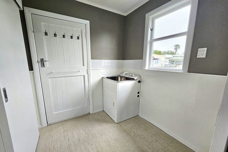Photo of property in 2/106 Linton Street, West End, Palmerston North, 4410