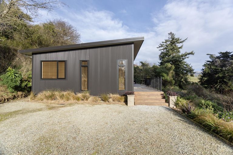 Photo of property in 10 Bute Street, Moeraki, 9482