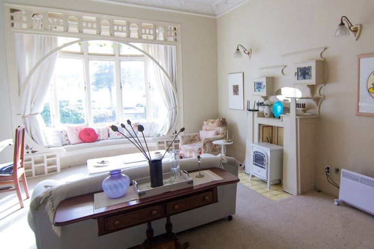 Photo of property in 294 Oriental Parade, Oriental Bay, Wellington, 6011