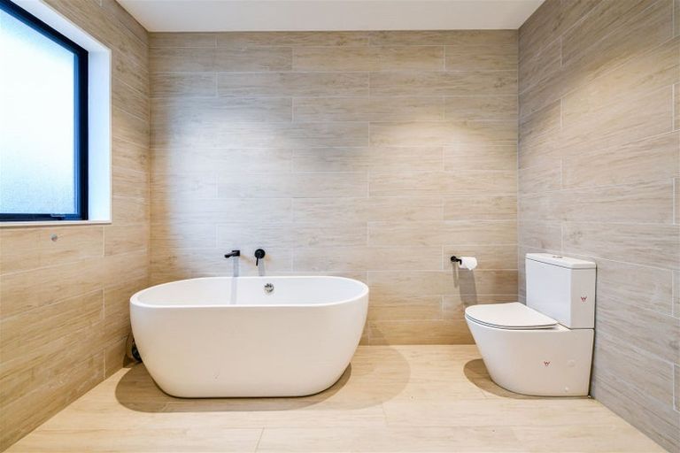 Photo of property in 14a Mantra Road, Massey, Auckland, 0614