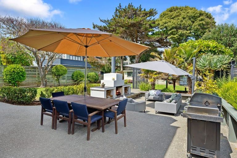 Photo of property in 4 Tahi Road, Paraparaumu Beach, Paraparaumu, 5032