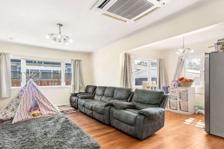 Photo of property in 44 Windermere Road, Papanui, Christchurch, 8053