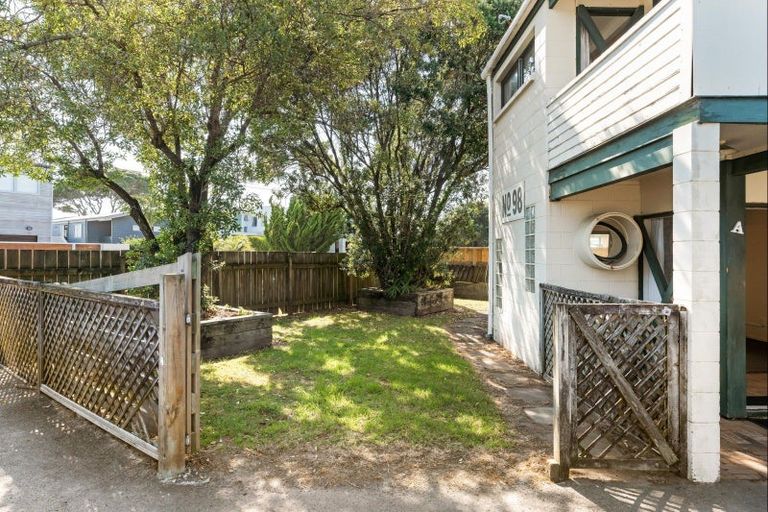 Photo of property in 98a Karewa Parade, Papamoa Beach, Papamoa, 3118