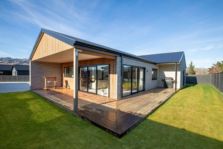 Photo of property in 8 Duohys Lane, Mount Pisa, 9383