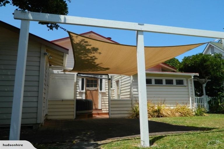 Photo of property in 37 Te Aroha Street, Hamilton East, Hamilton, 3216