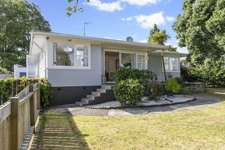 Photo of property in 30 Nile Road, Kelston, Auckland, 0602