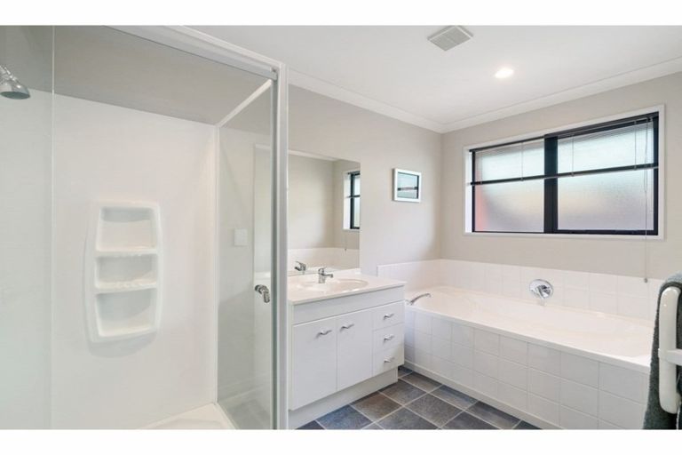 Photo of property in 124 William Brittan Avenue, Halswell, Christchurch, 8025