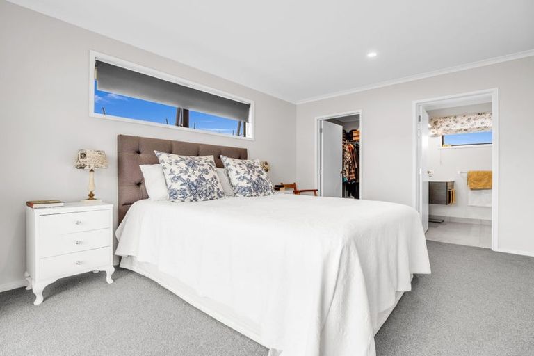 Photo of property in 12 Costello Drive, Ngatea, 3503