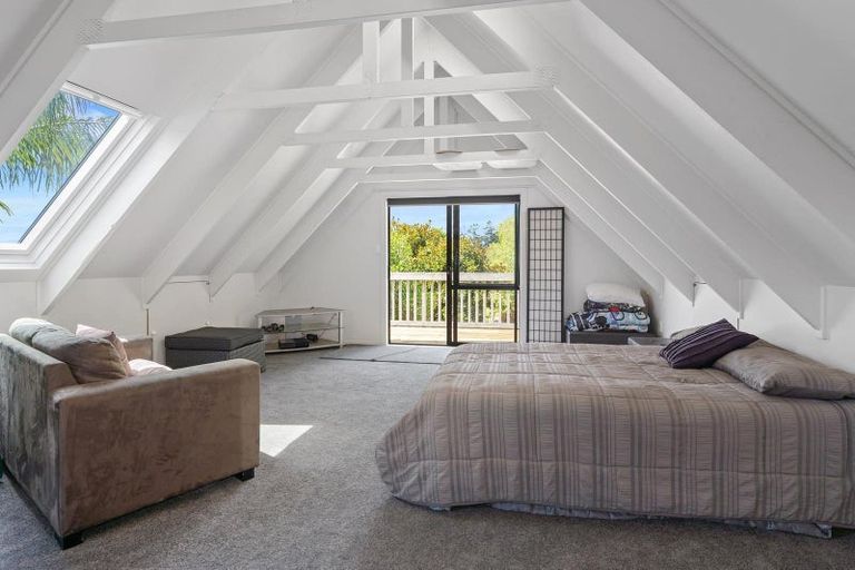 Photo of property in 30 Foster Road, Kumeu, 0891