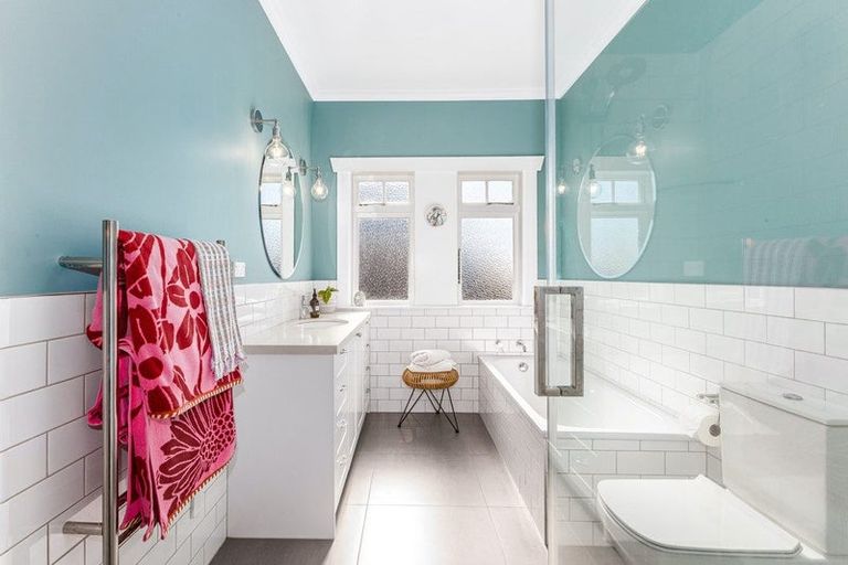 Photo of property in 194 Derwent Street, Island Bay, Wellington, 6023