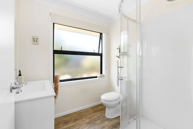 Photo of property in 23 Waipunahau Road, Waikanae, 5036