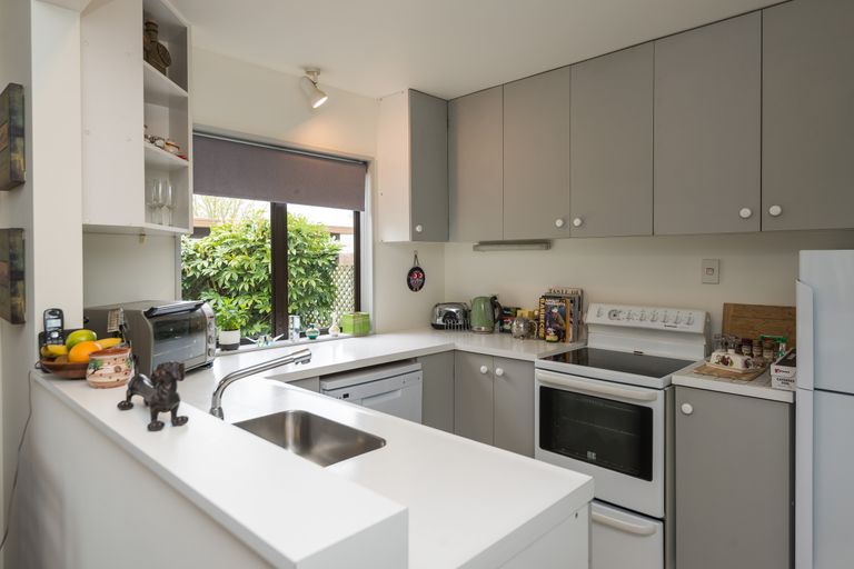 Photo of property in 2/90 Proctor Street, Papanui, Christchurch, 8053