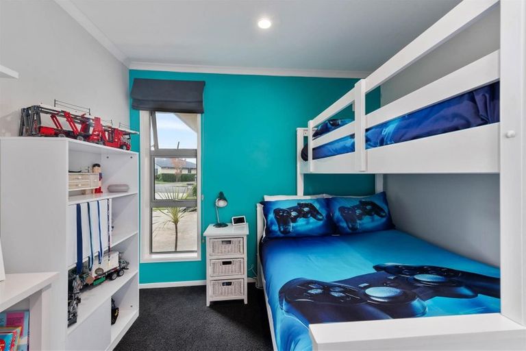 Photo of property in 61 Hamon Place, Pukehangi, Rotorua, 3015