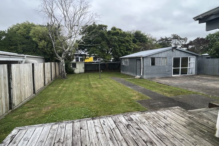 Photo of property in 92 Shamrock Street, Takaro, Palmerston North, 4412