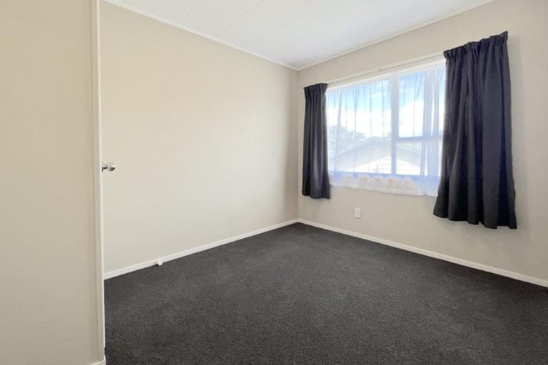 Photo of property in 70 Parrs Cross Road, Henderson, Auckland, 0612