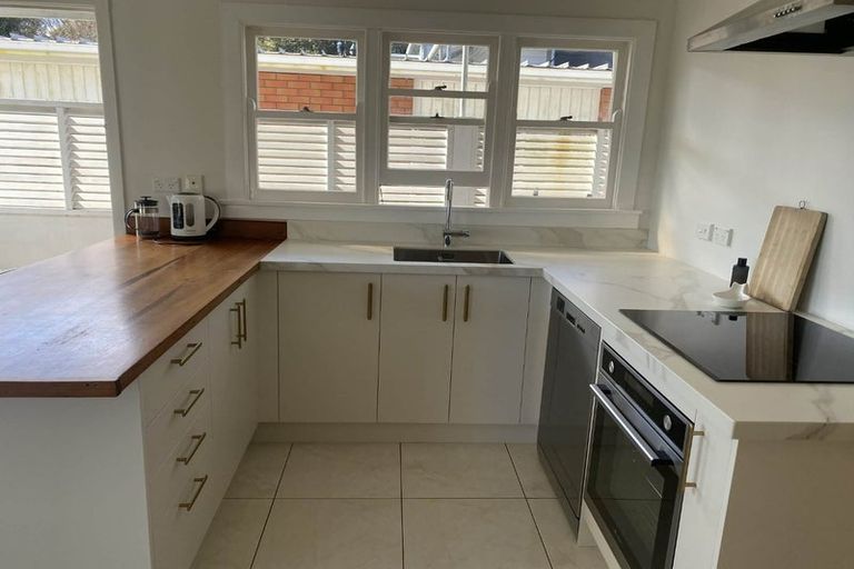 Photo of property in 5c Pendarves Street, New Plymouth, 4310
