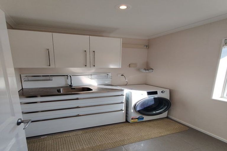 Photo of property in 52 Mission Heights Drive, Flat Bush, Auckland, 2016
