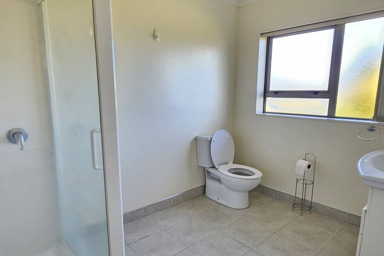 Photo of property in 50 Bing Lucas Drive, Tawa, Wellington, 5028