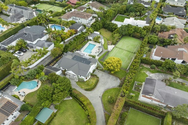 Photo of property in 253 St Heliers Road, Saint Heliers, Auckland, 1071