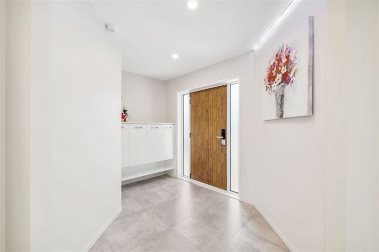 Photo of property in 21a Haven Crest, Somerville, Auckland, 2014