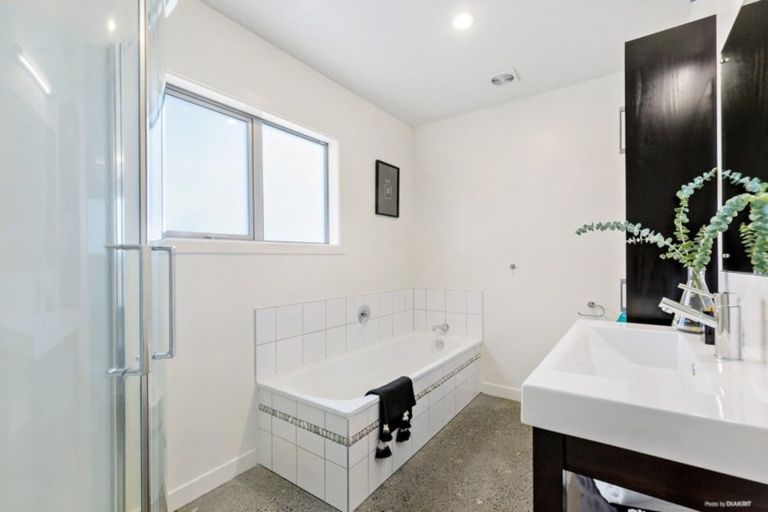 Photo of property in 156 Homebush Road, Khandallah, Wellington, 6035