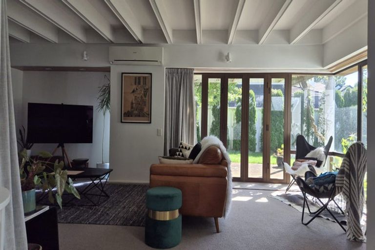 Photo of property in 4/17 Swanleigh Place, Ilam, Christchurch, 8041