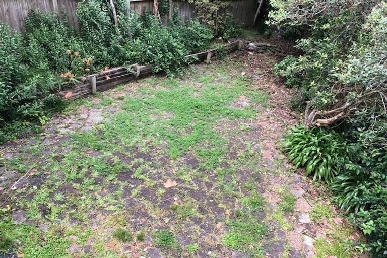 Photo of property in 1/42 Woodlands Crescent, Browns Bay, Auckland, 0630