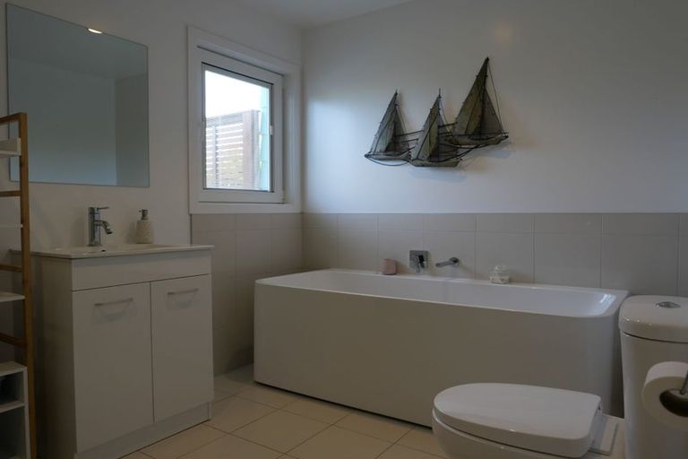 Photo of property in 29 Awatea Avenue, Paraparaumu, 5032