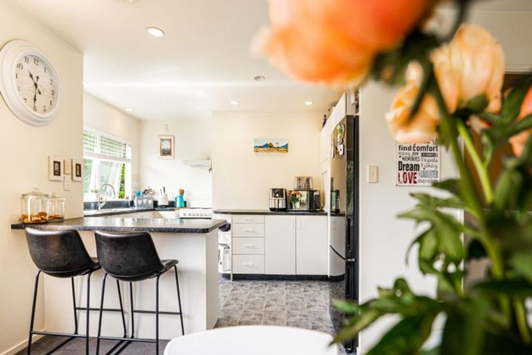 Photo of property in 13 Emlyn Place, Torbay, Auckland, 0630