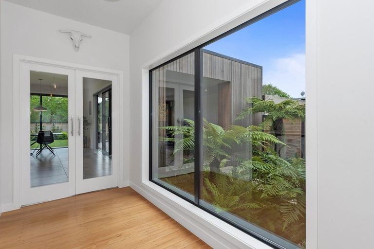 Photo of property in 12 Jellicoe Drive, Hamilton East, Hamilton, 3216