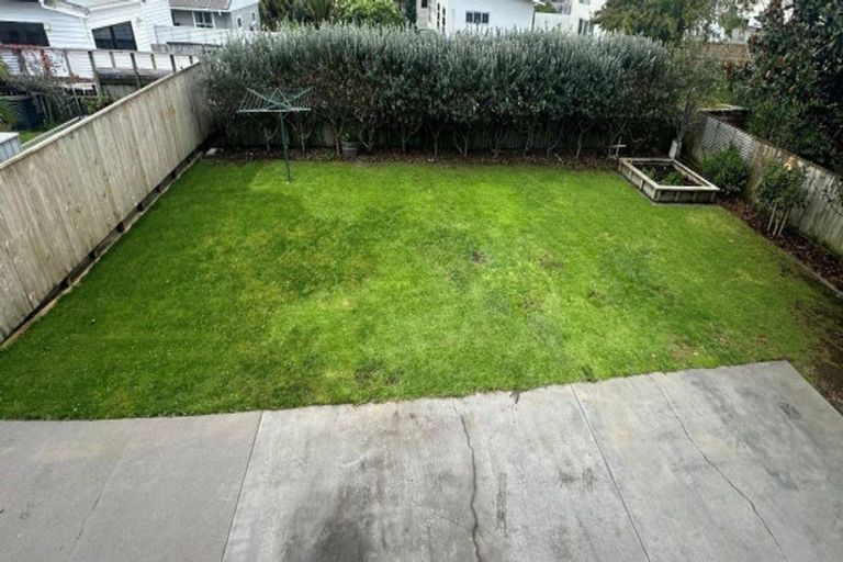 Photo of property in 162 Molesworth Street, New Plymouth, 4312