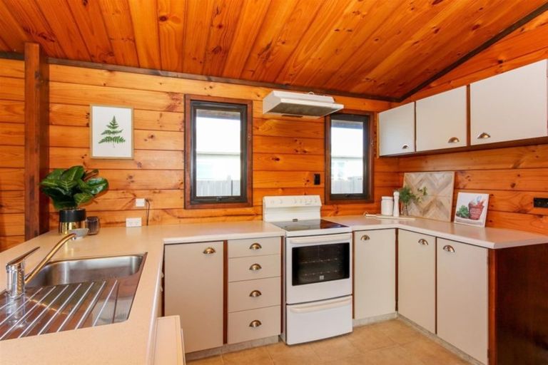 Photo of property in 28 Fitzroy Road, Fitzroy, New Plymouth, 4312