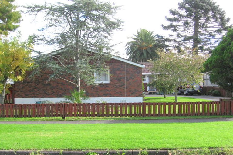 Photo of property in 1/2 Tamaki Bay Drive, Pakuranga, Auckland, 2010