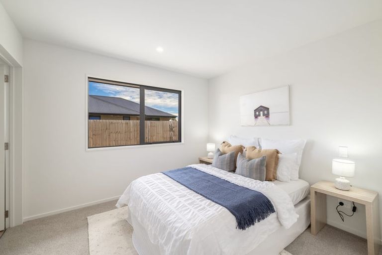 Photo of property in 12 Kura Lane, Aranui, Christchurch, 8061