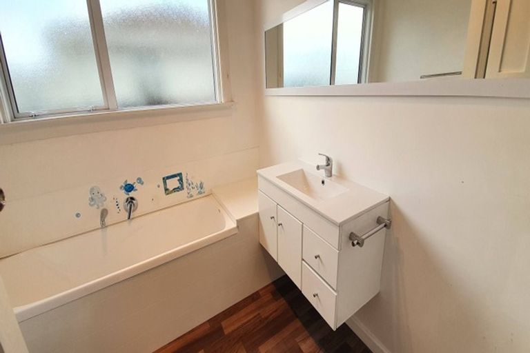 Photo of property in 39 Matlock Street, Woolston, Christchurch, 8062