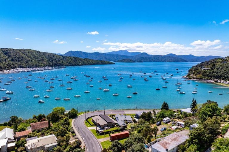 Photo of property in 324a Waikawa Road, Waikawa, Picton, 7220