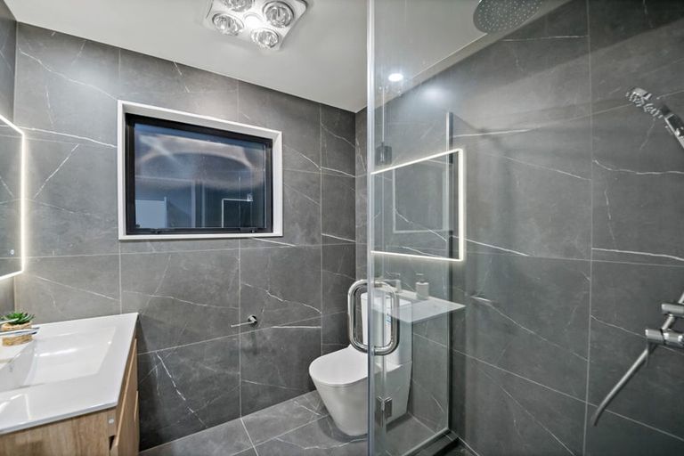 Photo of property in 8c Butterworth Drive, Glendene, Auckland, 0602