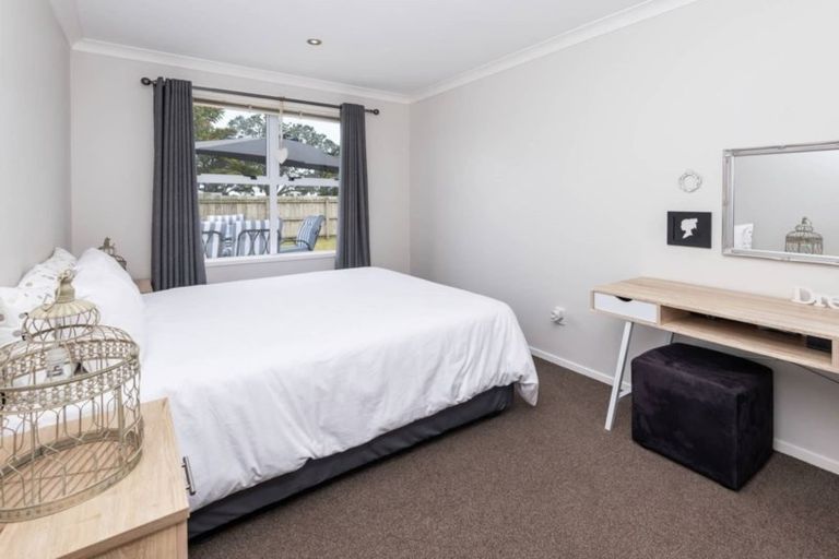 Photo of property in 47 Paparoa Road, Cockle Bay, Auckland, 2014