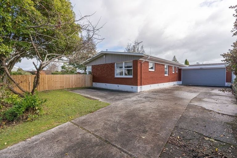 Photo of property in 1 Bowen Place, St Andrews, Hamilton, 3200
