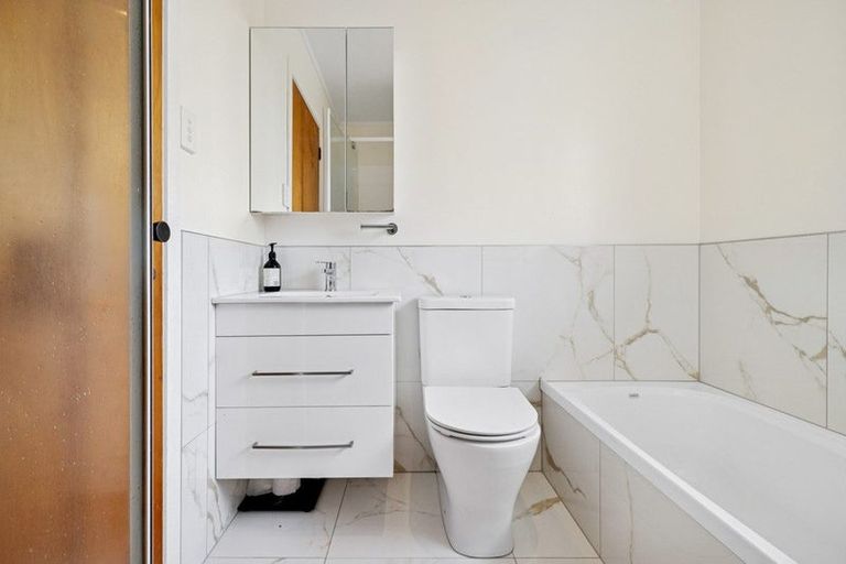 Photo of property in 11 Gibson Road, Tuakau, 2121