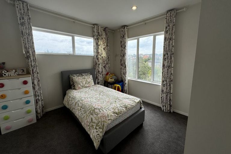 Photo of property in 12 Mural Place, Greenhithe, Auckland, 0632