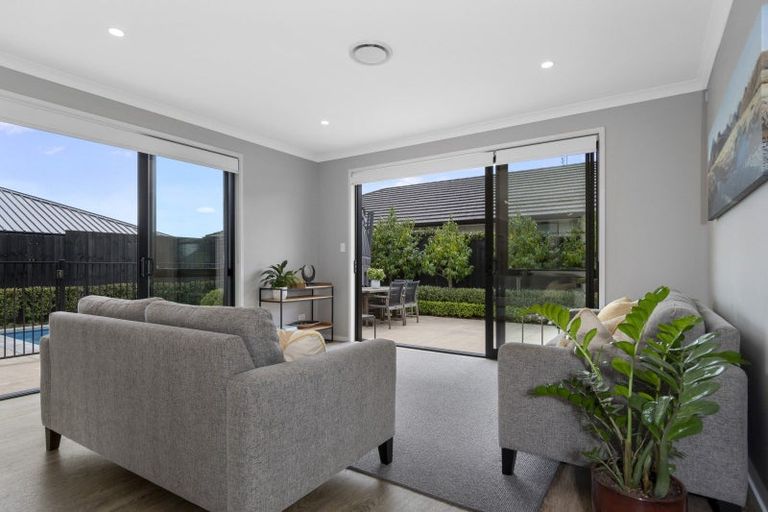 Photo of property in 15 Charlotte Drive, Omokoroa, 3114