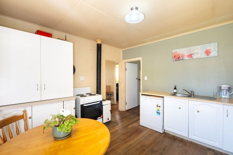 Photo of property in 1 Kuku Street, Te Awanga, 4102