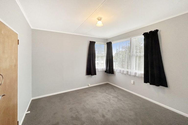 Photo of property in 31 Abraham Crescent, Milson, Palmerston North, 4414