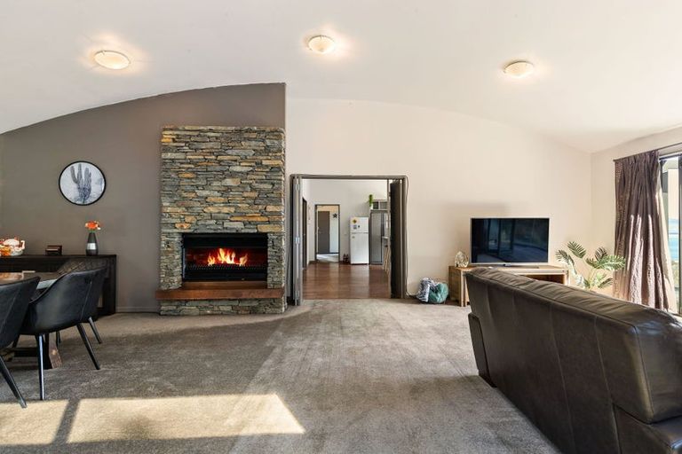 Photo of property in 32 Closeburn Road, Closeburn, Queenstown, 9371