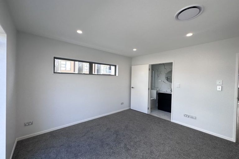 Photo of property in 21 Fredrick Hanson Road, Papakura, 2110