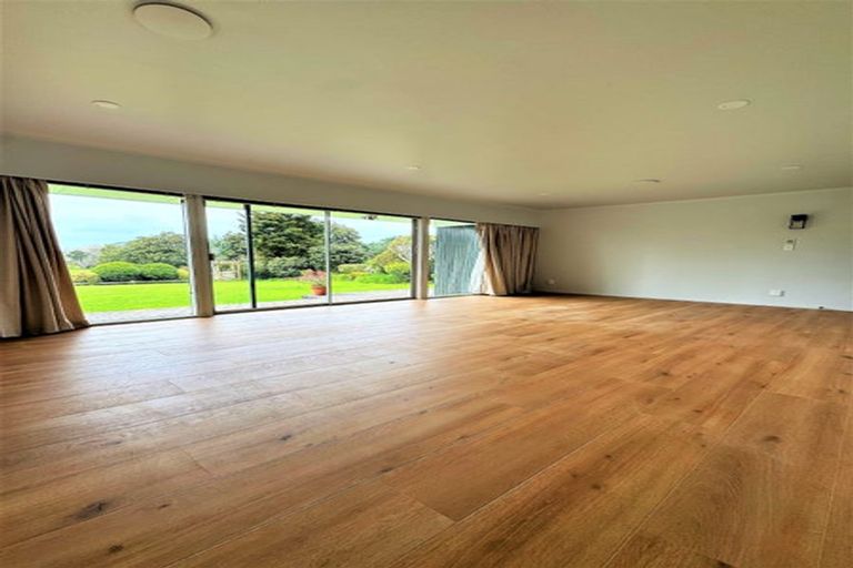 Photo of property in 8 Terrylyn Drive, Hillcrest, Auckland, 0627