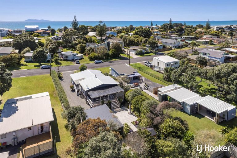 Photo of property in 44 Hillview Road, Waihi Beach, 3611