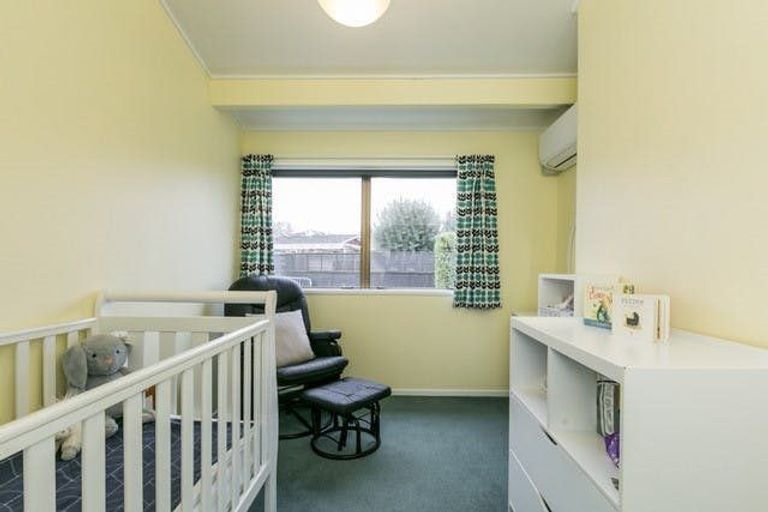 Photo of property in 27 James Cook Street, Havelock North, 4130